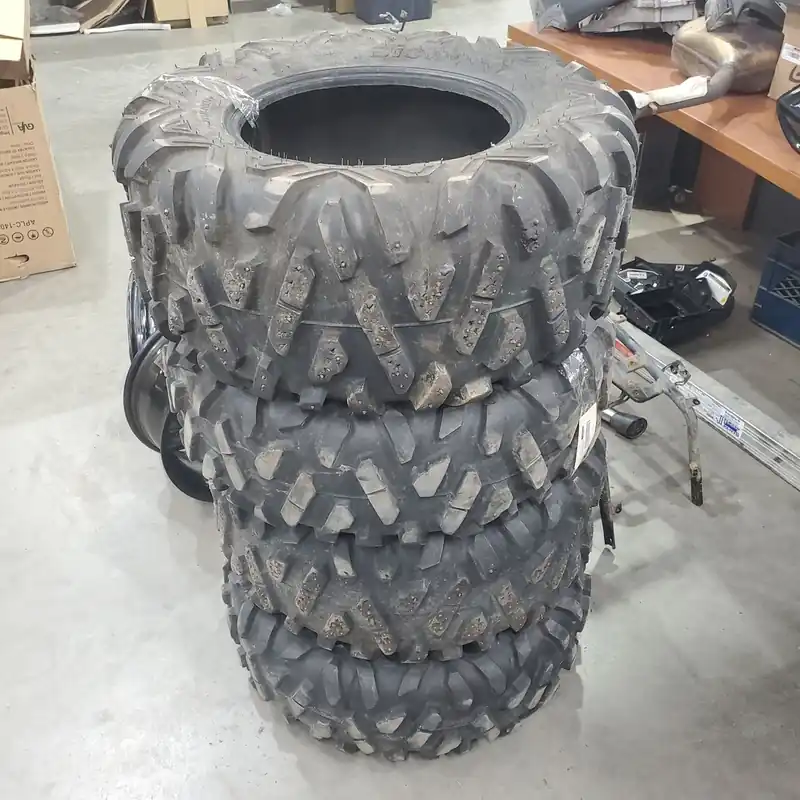 Jusqu’à Épuisement Des Stocks Set pneus 29X9R14/29X11R14 Usagés